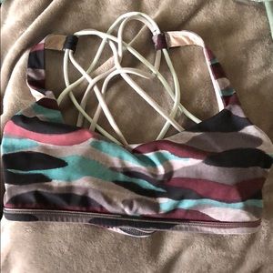 Lululemon free to be wild sports bra 6